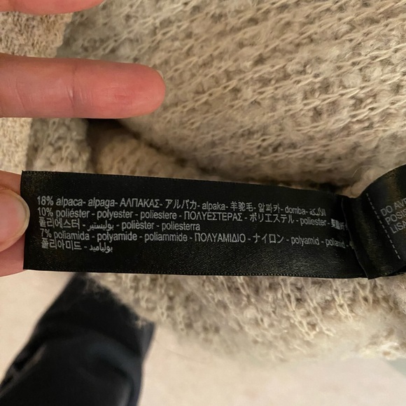 Massimo Dutti Boucle knit cardigan with buttons Medium - Picture 9 of 10